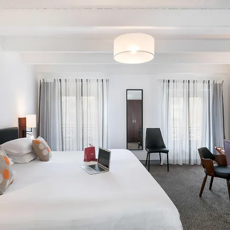 Western Brice Garden מלון