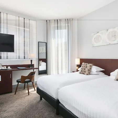 Western Brice Garden ניס