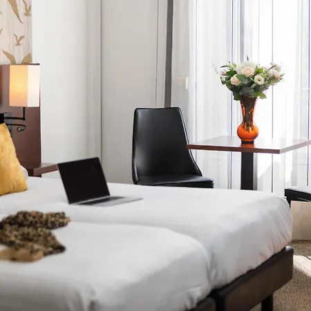 מלון Western Brice Garden 4*
