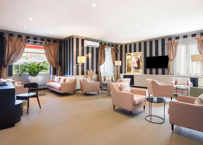 酒店 尼斯布莱斯花园贝斯韦斯特优质酒店 4*