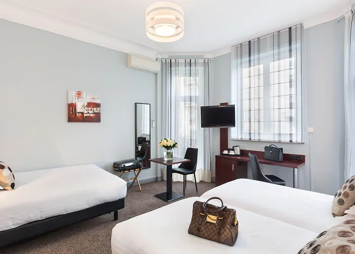 Hotel Western Brice Garden 4*