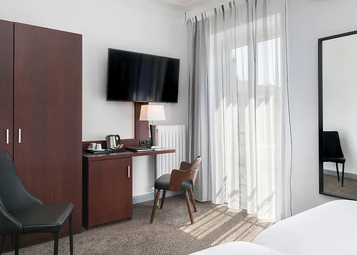 酒店 尼斯布莱斯花园贝斯韦斯特优质酒店 4*