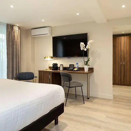 Hotel Western Brice Garden 4*