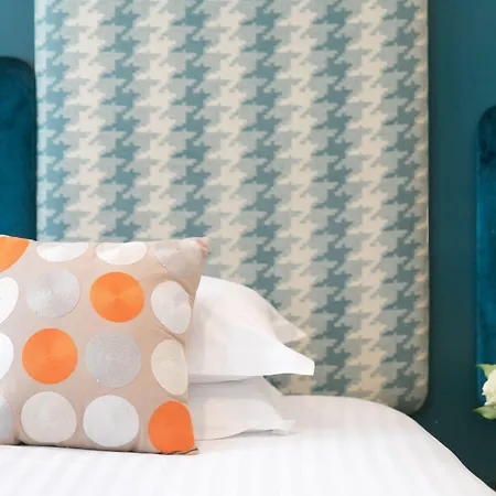 Hotel Western Brice Garden