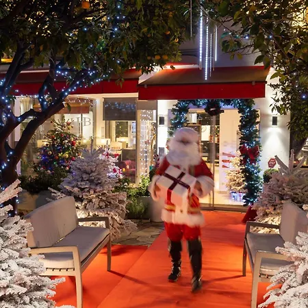 Western Brice Garden Hotel 4*